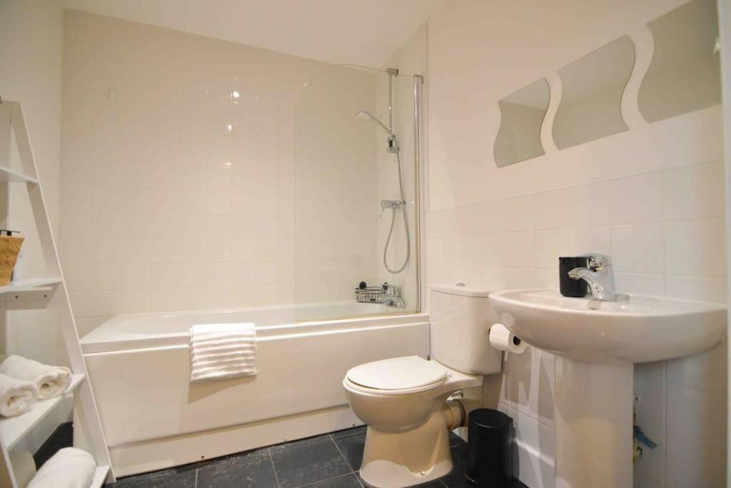 Cosy, Centrally Located Studio With Gated Parking! Loughborough Zewnętrze zdjęcie