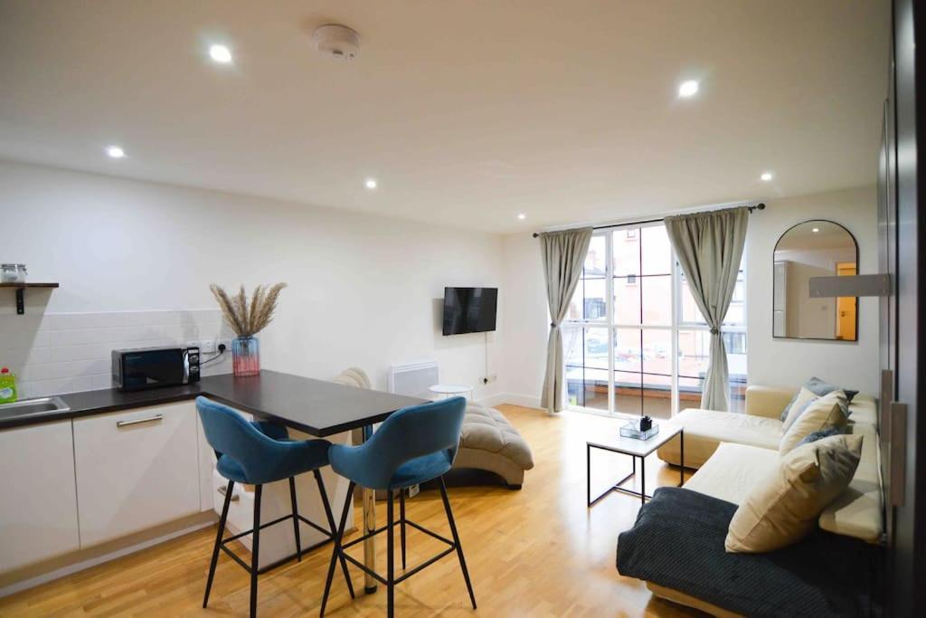 Cosy, Centrally Located Studio With Gated Parking! Loughborough Zewnętrze zdjęcie